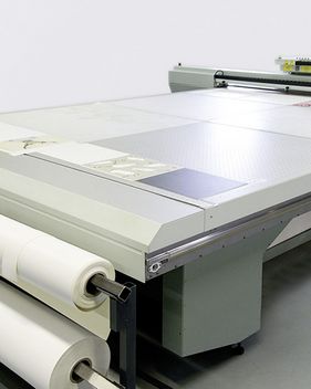 Contento Digitaldrucklösungen Maschinenpark: Arizona-Drucker Rollenmaterial